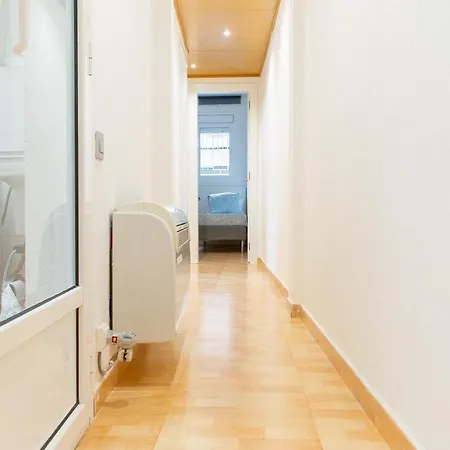 Ahllenrock 6 Pax Near Fira & Bcn Airport - Qr Apartment